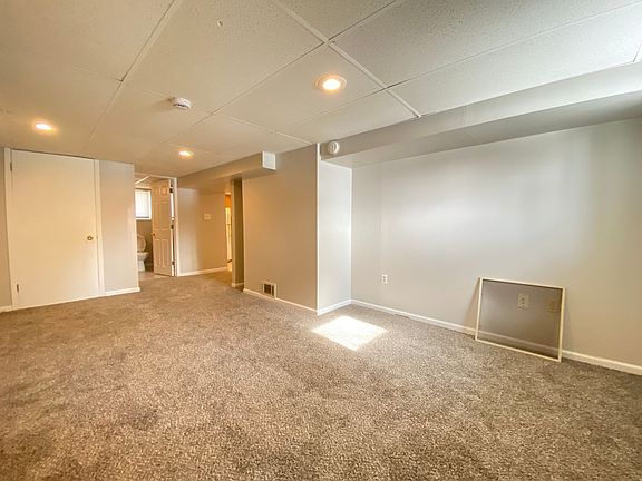 5th image of 7709 W Taft St #1