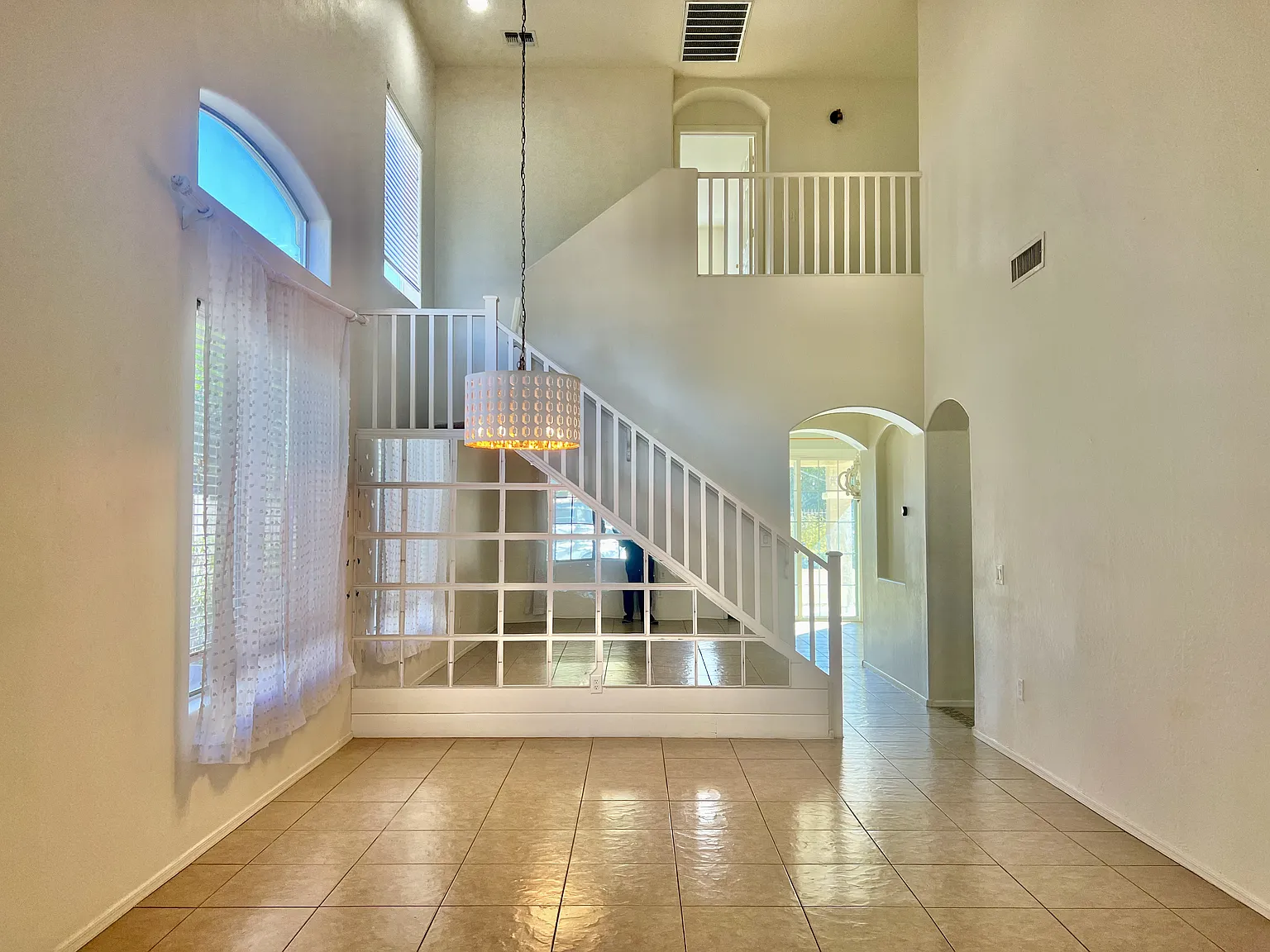 1459 E Chestnut Ln — Photo 3