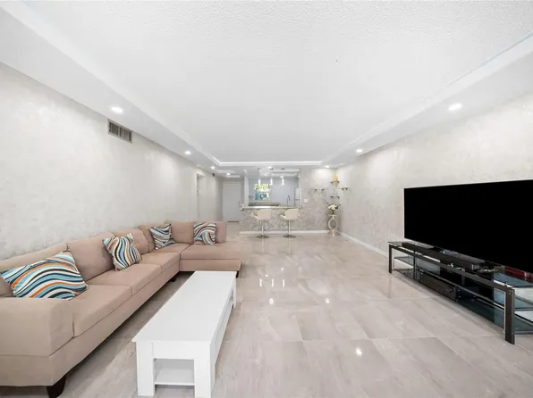 2615 NE 3rd Court #220, Boynton Beach, FL 33435