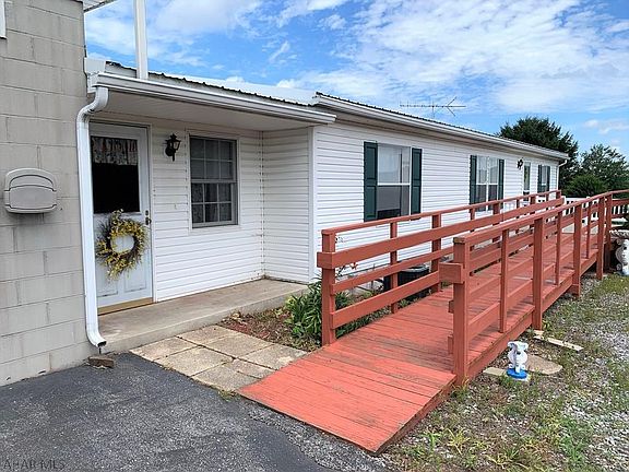 2nd image of 1307 Cherry Ln
