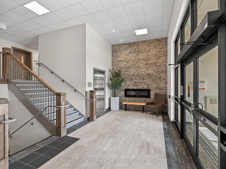 187 Victoria St W #214 — Photo 18