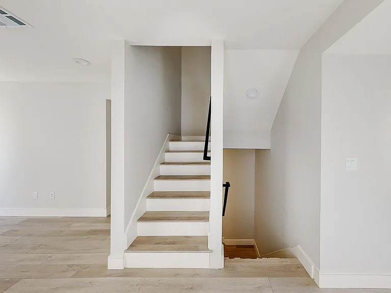 953 1/2 N Mariposa Ave #1/2 — Photo 6