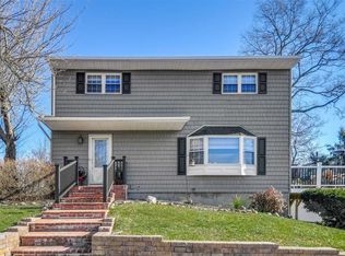32 Cherry Ct, East Northport, NY 11731
