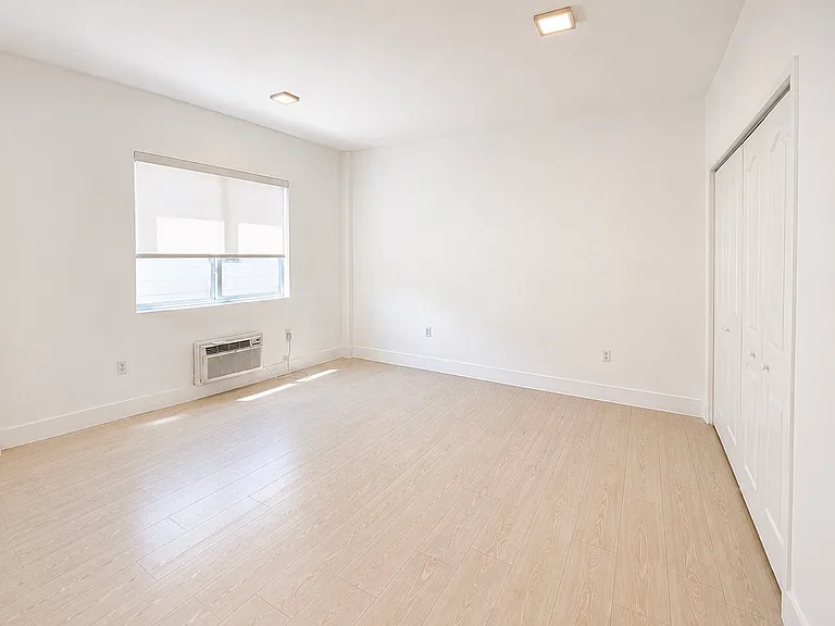 6918 Bay Dr — Photo 11