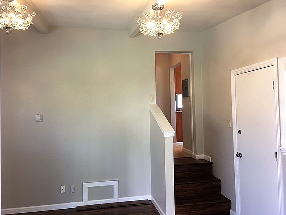 Bonus room leading up to kitchen