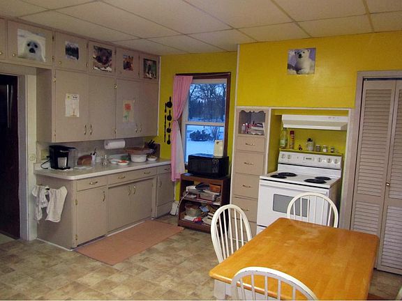 2nd image of 117 N Cedar St