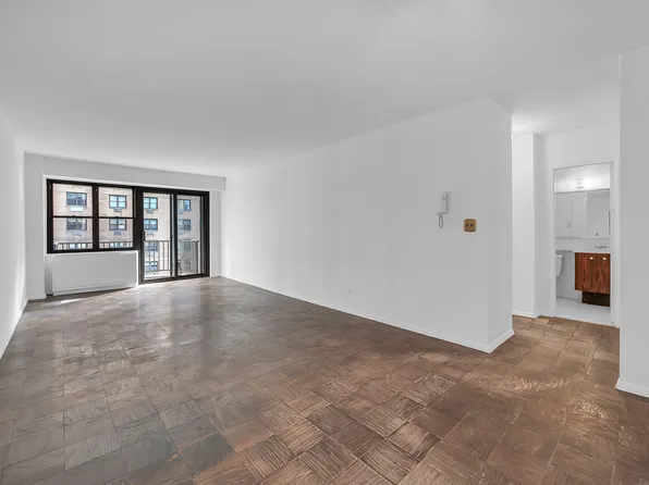 345 East 80th Street 6G image 2 of 12