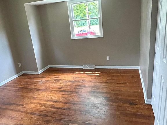 3rd image of 3590 E Deshler Ave