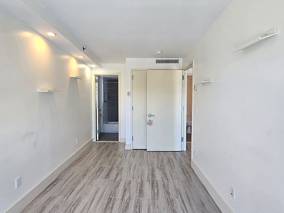 4th image of 13735 Elder Ave #501