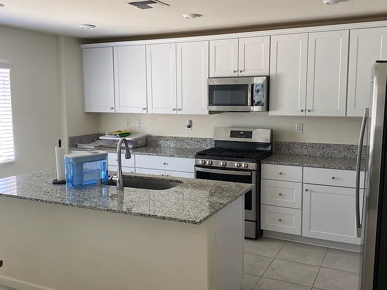 8940 Wolf River Dr — Photo 2