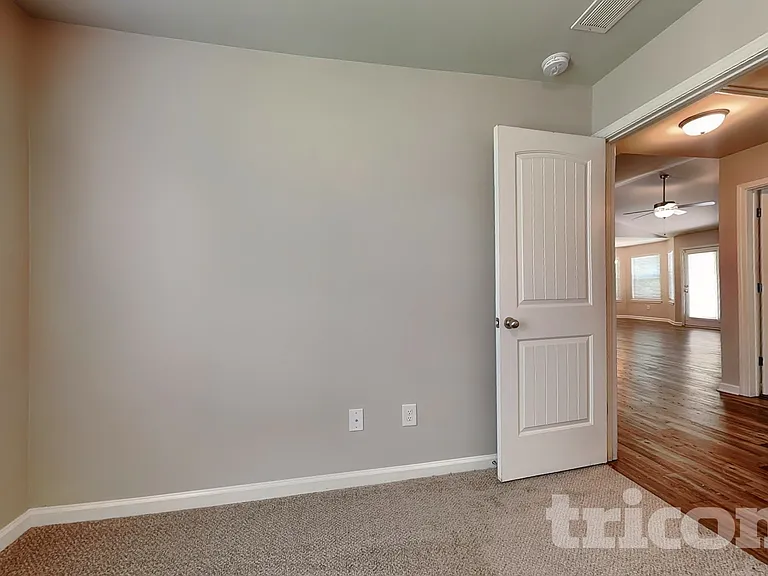 37 Oakville Dr — Photo 12