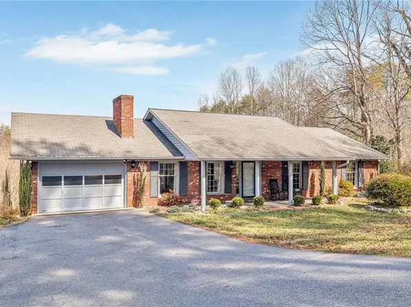 1542 Cedar Ln, Wilkesboro, NC 28697