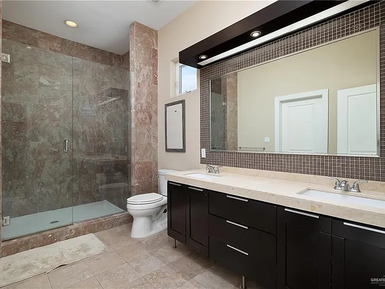2210 S 49th Ln — Photo 12