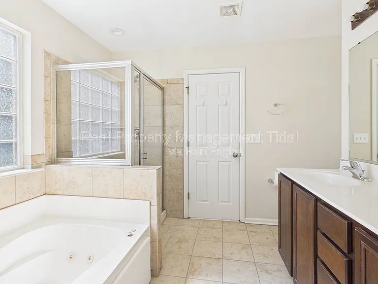 205 Cheeseman Rd — Photo 21