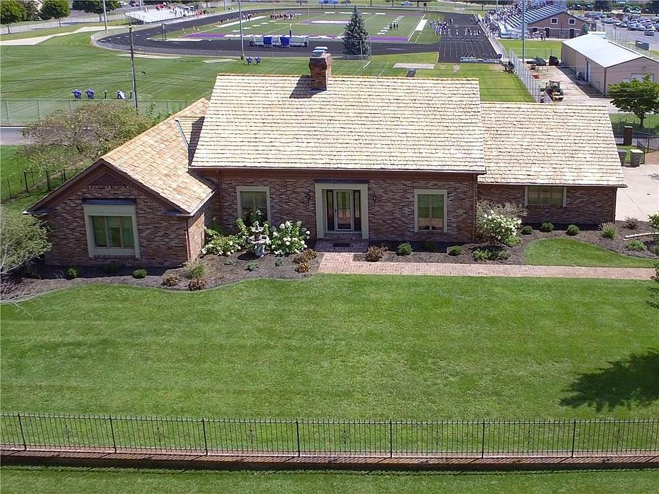 1st image of 538 Robin Hood Dr