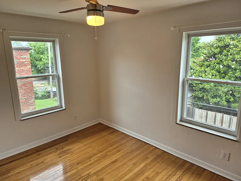 3947 Jamieson Ave #2W — Photo 9