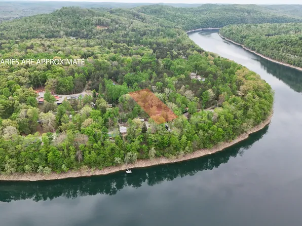 460 N Lake Dr, Burnside, KY 42519