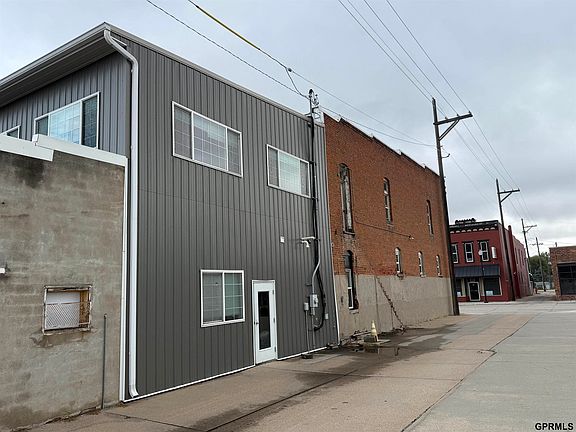 3rd image of 632 Main St
