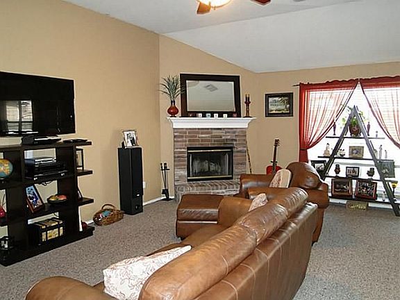 5th image of 1605 Brookleaf Dr
