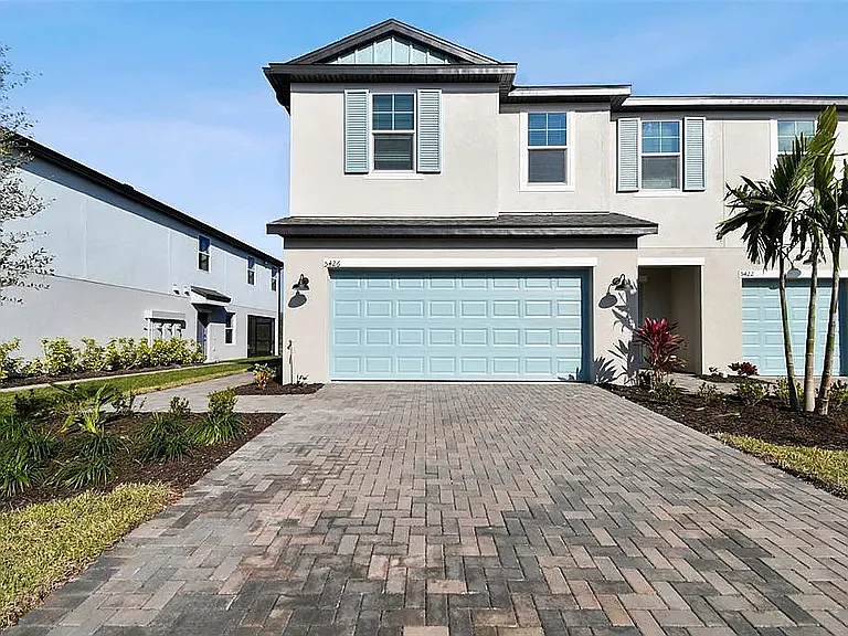 5657 Tripoli Dr — Photo 2
