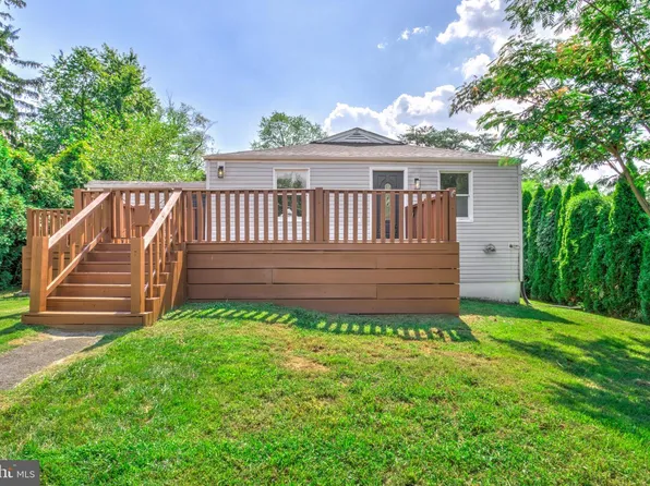 2145 Dunksferry Rd, Bensalem, PA 19020