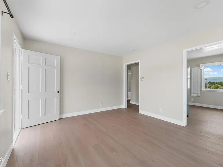 3103 N Olive Ave — Photo 4