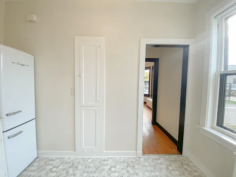 917 1st Ave S #2 — Photo 6