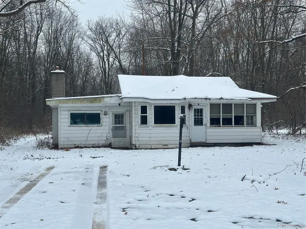 37207 Ecorse Rd, Romulus, MI 48174