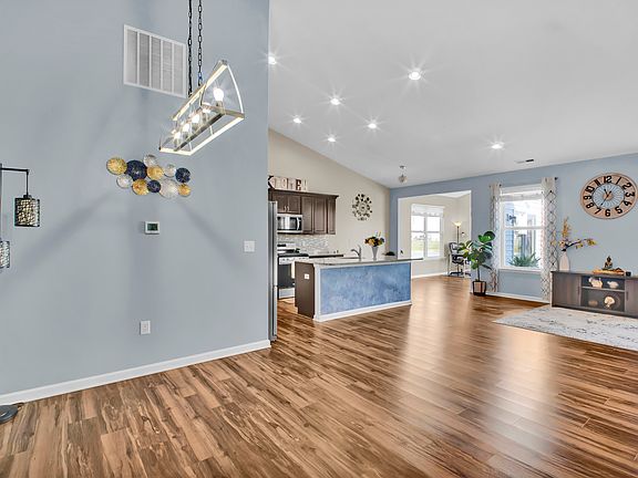 5th image of 2566 Creek Bank Dr