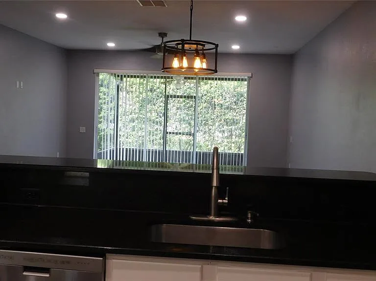 1508 Florentino Ln — Photo 13