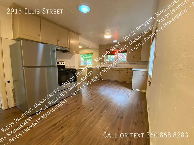 2915 Ellis St — Photo 6