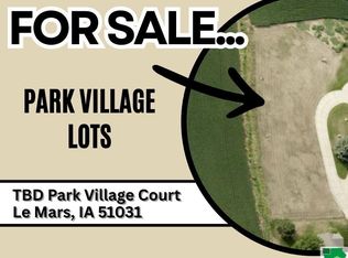 Park Village Ct, Le Mars, IA 51031