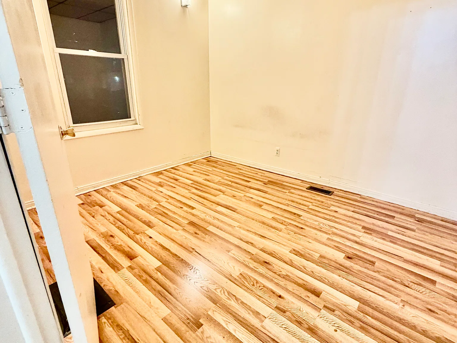 2 bed, 740 sqft, $1,100 — Photo 3