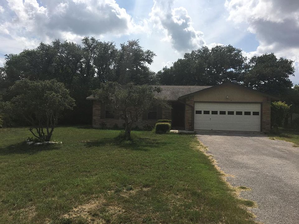 1st image of 601 Deerwood Dr