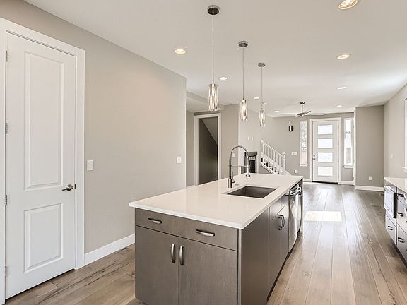 5th image of 3951 Quivas St