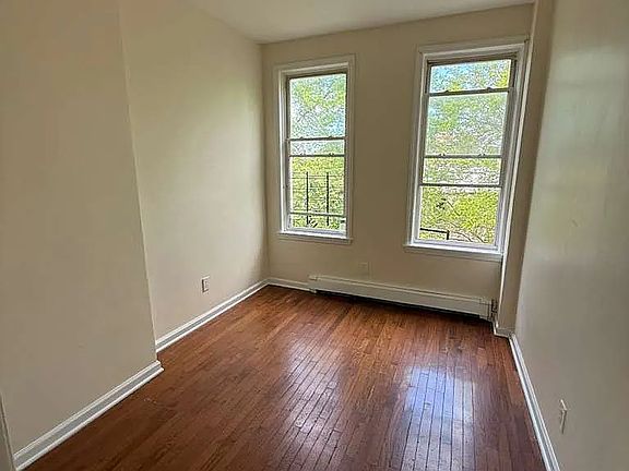 3rd image of 448 Wyona St #3R