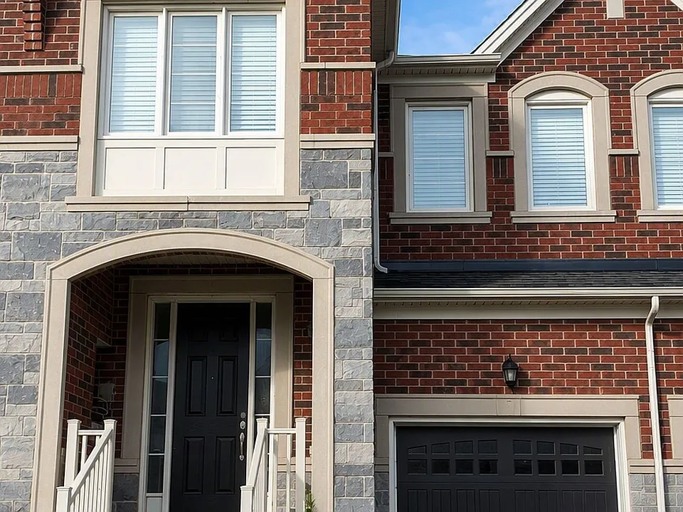 7 Little Britain Cres