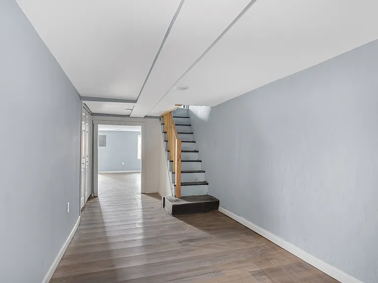 2212 W Fayette St — Photo 15