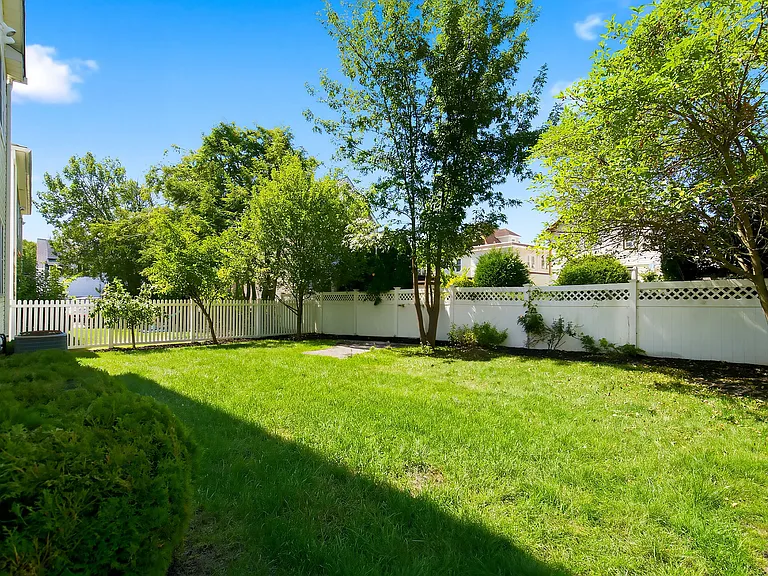 90 Terrace Ave #1 — Photo 18
