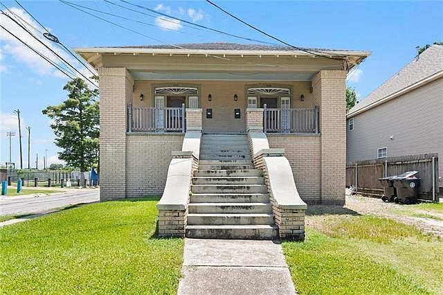1st image of 842 Louque Pl