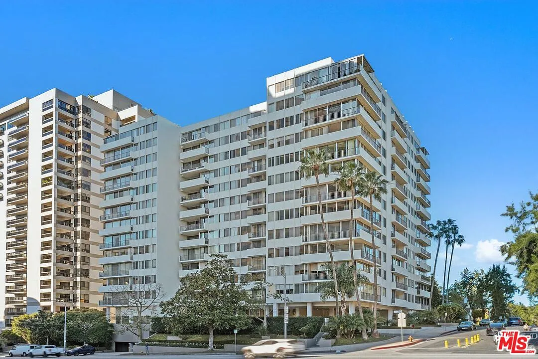 2 bed, 2.5 bath, 1418 sqft, $6,000 — Photo 1