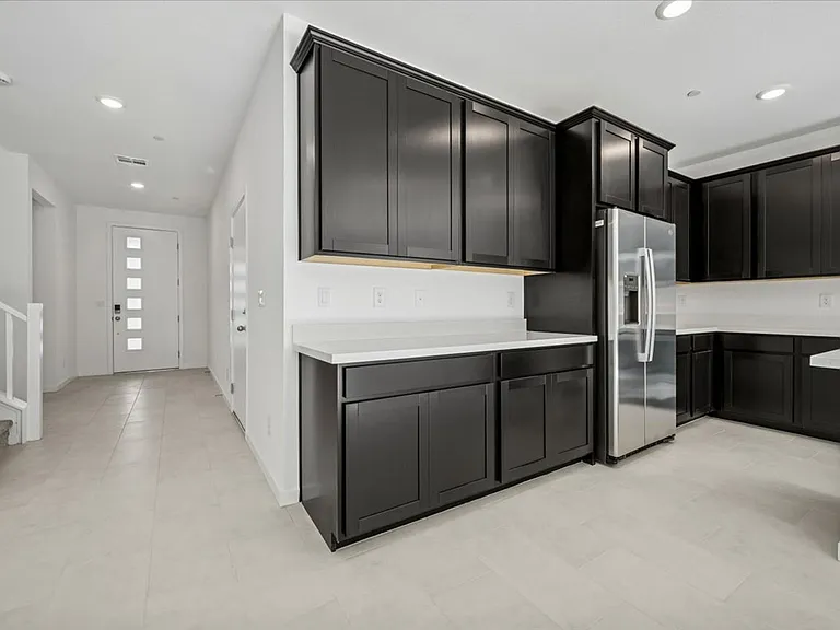 311 Mount Tyndall St — Photo 31