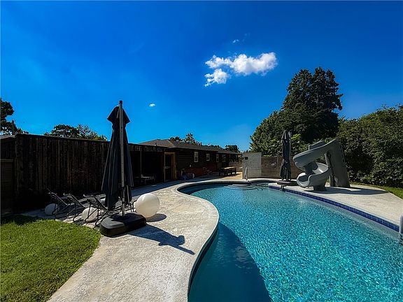 5th image of 307 Crestview Dr