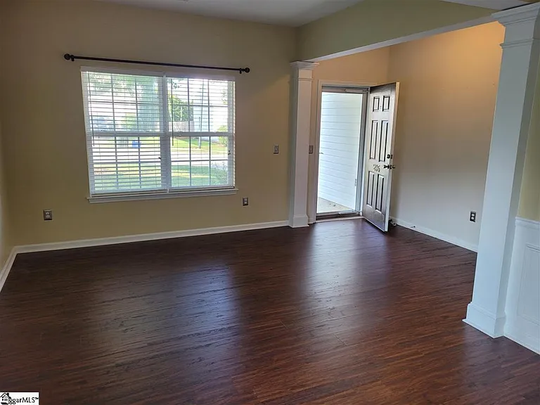 206 Chartwell Dr — Photo 7