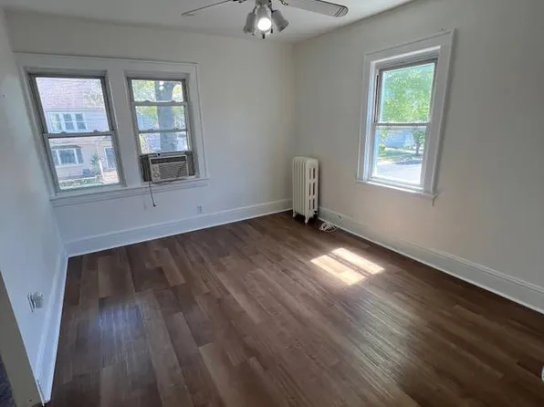 (undisclosed Address), New Hyde Park, NY 11040