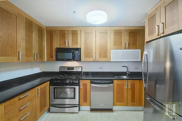 Rented by Halstead Real Estate | media 15