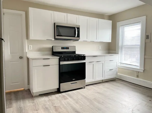 4 Loring Ave APT 3, Salem, MA 01970