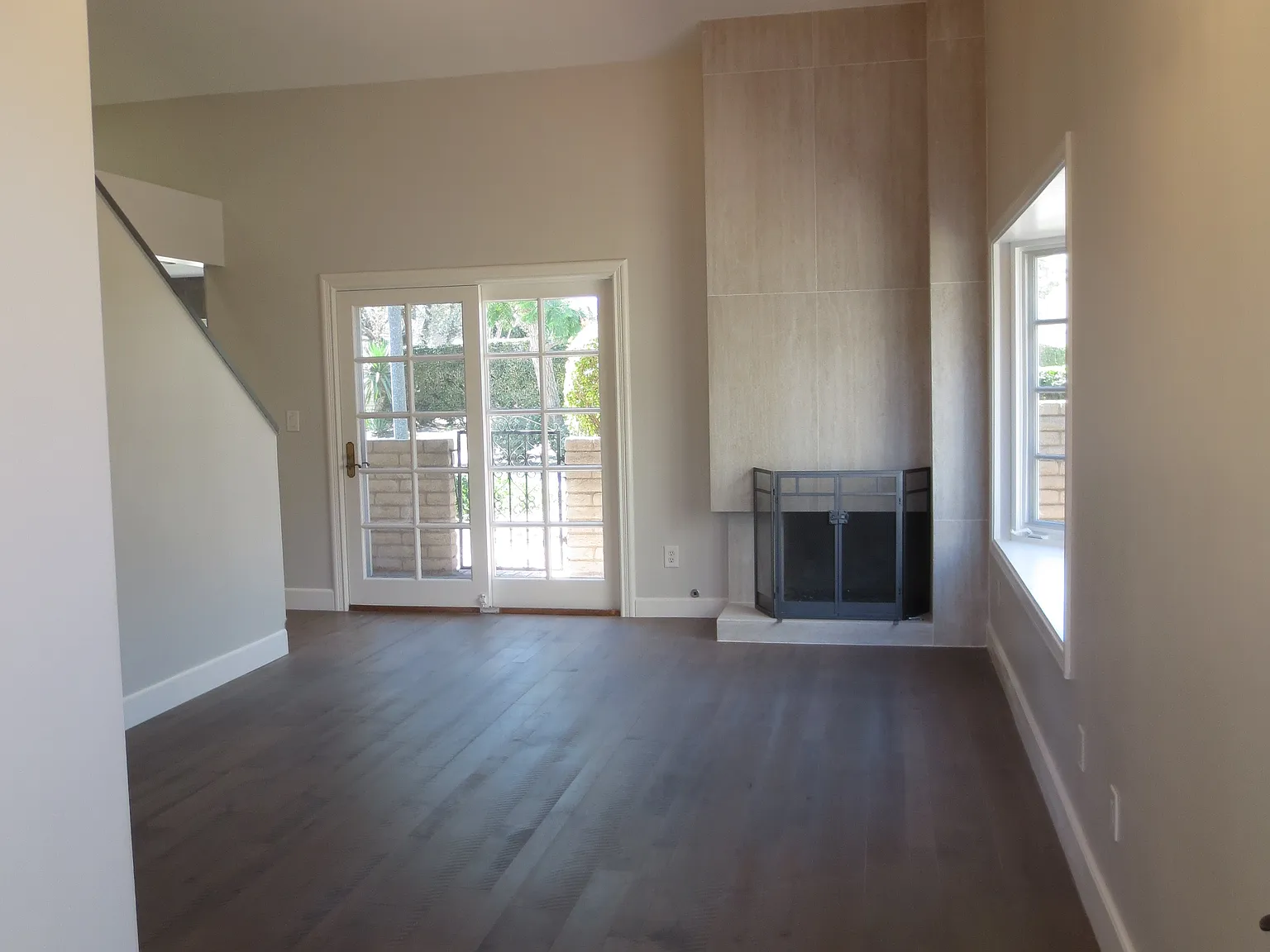 3 bed, 1425 sqft, $5,950 — Photo 2
