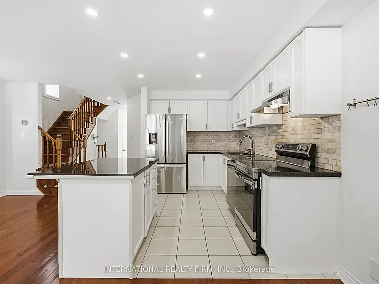 68 Old Orchard Cres — Photo 16