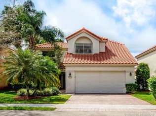9218 Magnolia Ct, Davie, FL 33328